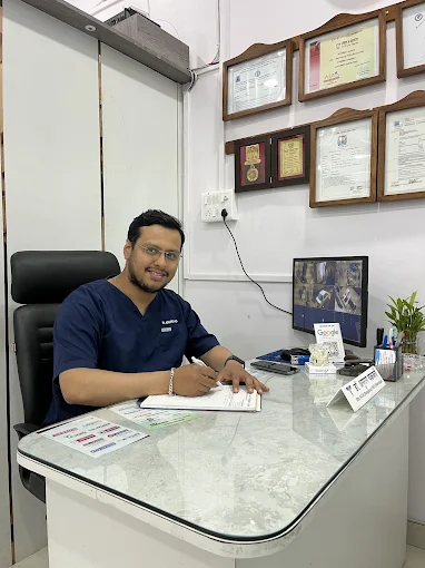 Dr. Anuraag, experienced dentist at Anuraag Dental Care & Implant Centre in Jabalpur